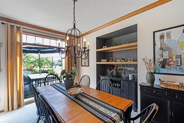 8111 Wellington Boulevard, Johnston, IA 50131
