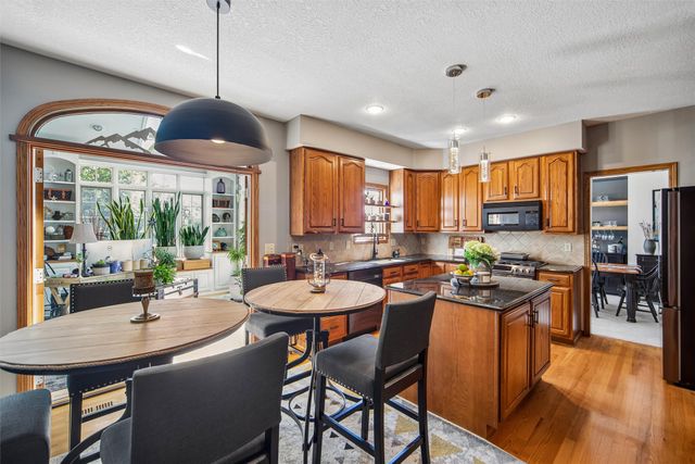 8111 Wellington Boulevard, Johnston, IA 50131