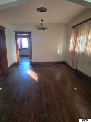 2418 Valley Street, Omaha, NE 68134