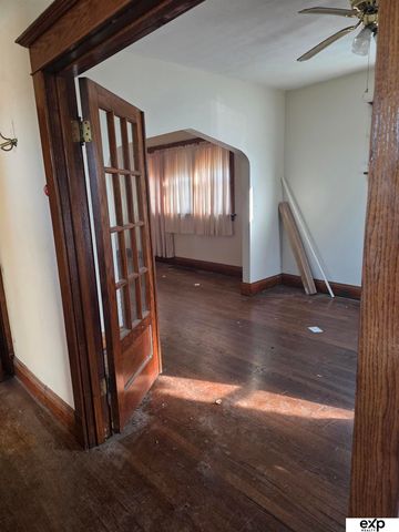 2418 Valley Street, Omaha, NE 68134