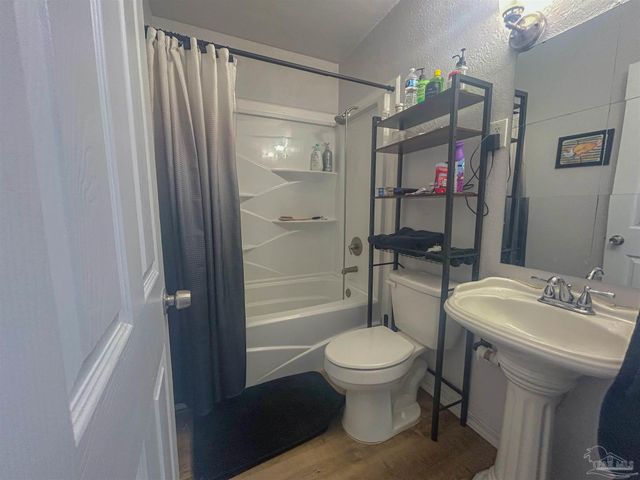 507 W Sunset Ave, Pensacola, FL 32507