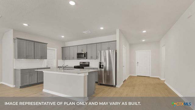 325 BARRON ESTATE Drive, Lockhart, TX 78644