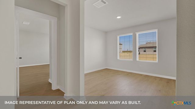 325 BARRON ESTATE Drive, Lockhart, TX 78644
