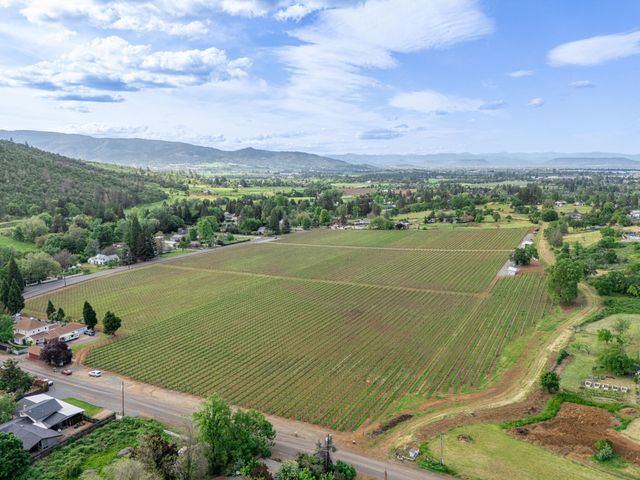 2871 Griffin Creek Road, Medford, OR 97501