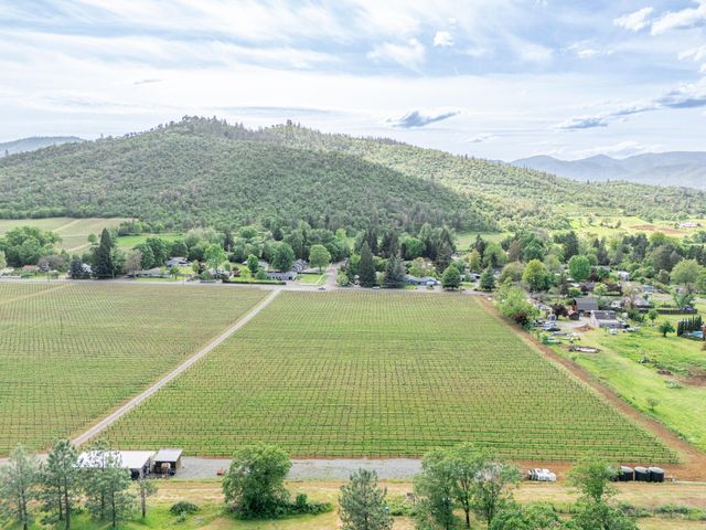 2871 Griffin Creek Road, Medford, OR 97501