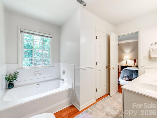 621 Laurel Fork Drive, Matthews, NC 28105