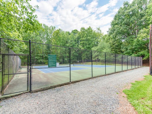 621 Laurel Fork Drive, Matthews, NC 28105