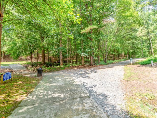 621 Laurel Fork Drive, Matthews, NC 28105