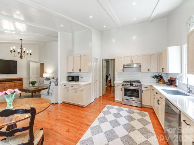 621 Laurel Fork Drive, Matthews, NC 28105