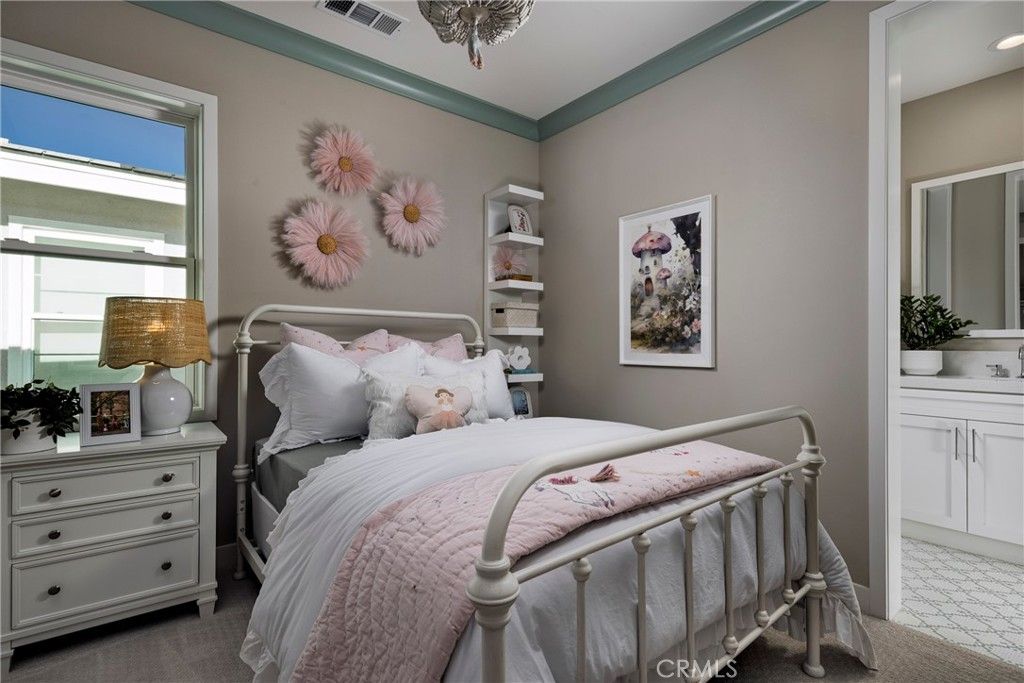 Image 11 of property listing at 36342 Warren Drive, Palm Desert, CA 92211