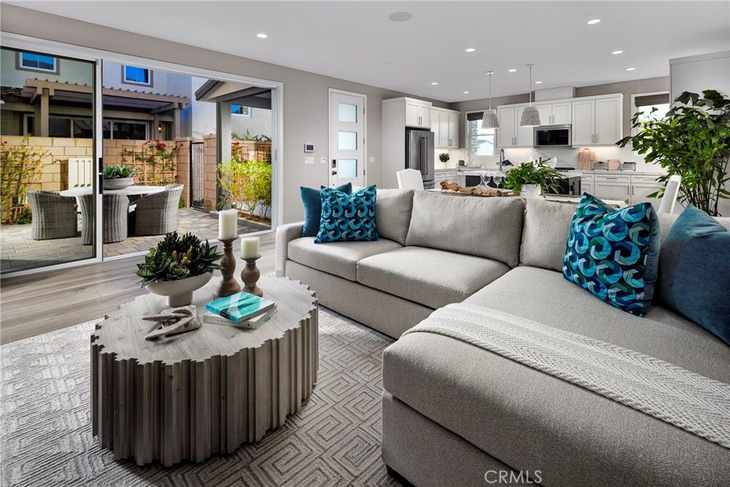 Image 2 of property listing at 36342 Warren Drive, Palm Desert, CA 92211