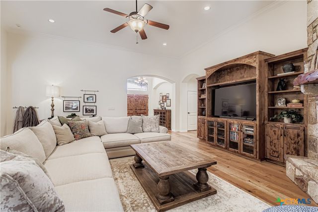 9907 Kopplin Road, New Braunfels, TX 78132