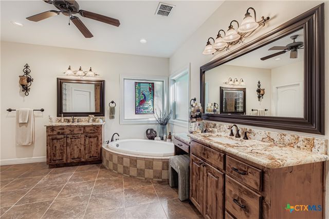 9907 Kopplin Road, New Braunfels, TX 78132