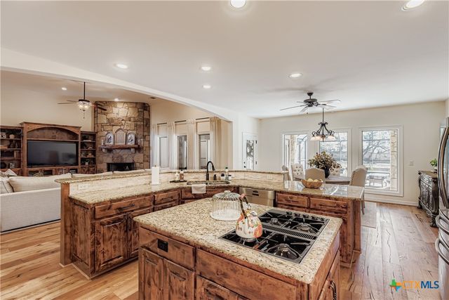 9907 Kopplin Road, New Braunfels, TX 78132