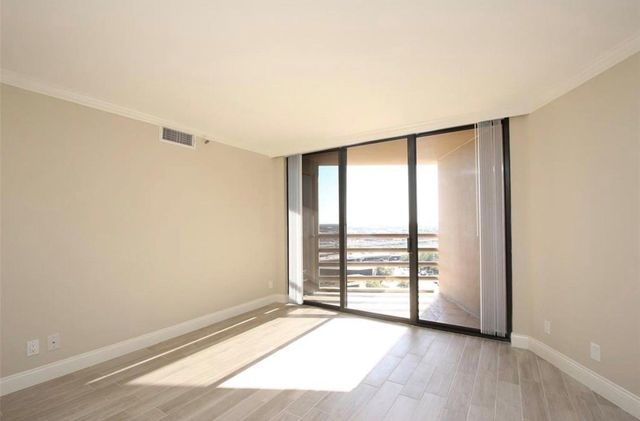 3525 Sage Road 1701, Houston, TX 77056