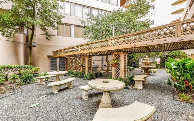 3525 Sage Road 1701, Houston, TX 77056