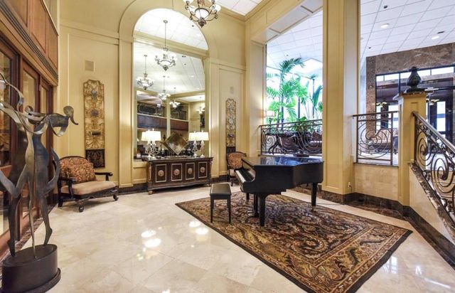 3525 Sage Road 1701, Houston, TX 77056