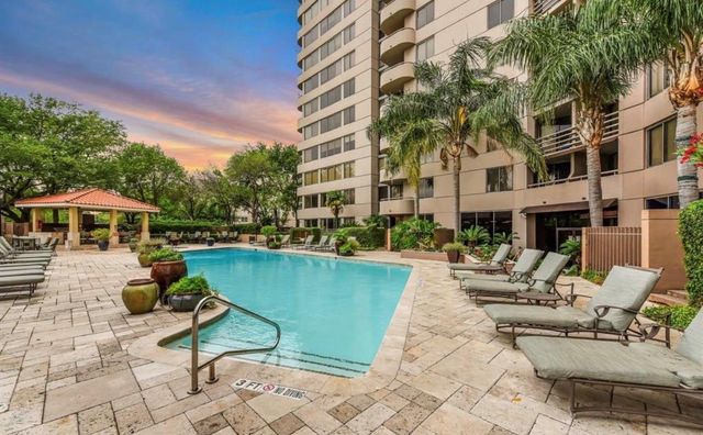 3525 Sage Road 1701, Houston, TX 77056
