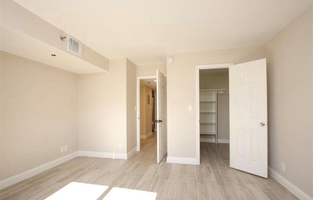 3525 Sage Road 1701, Houston, TX 77056