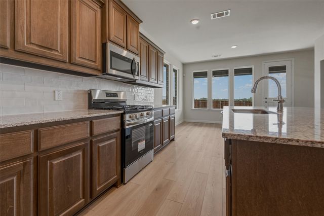 3526 Helena Street, Gainesville, TX 76240