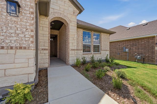 3526 Helena Street, Gainesville, TX 76240