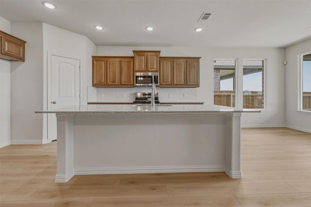 3526 Helena Street, Gainesville, TX 76240