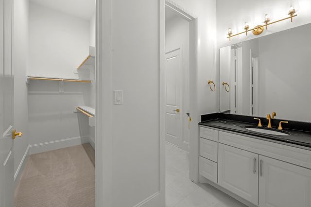 26041 Crown Ranch Boulevard, Montgomery, TX 77316