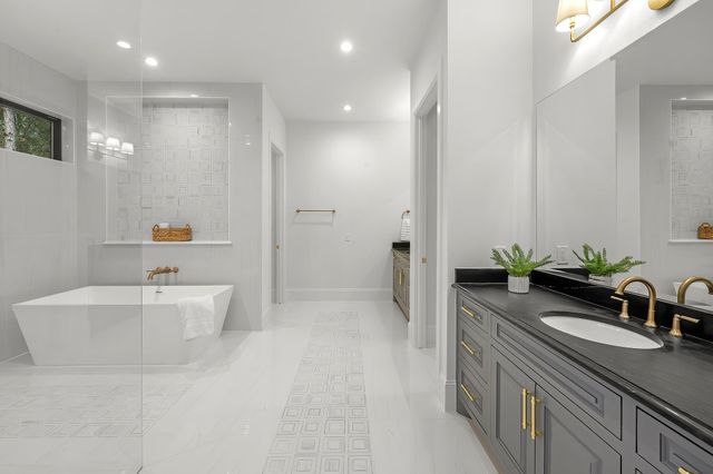 26041 Crown Ranch Boulevard, Montgomery, TX 77316