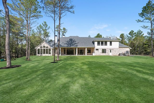 26041 Crown Ranch Boulevard, Montgomery, TX 77316