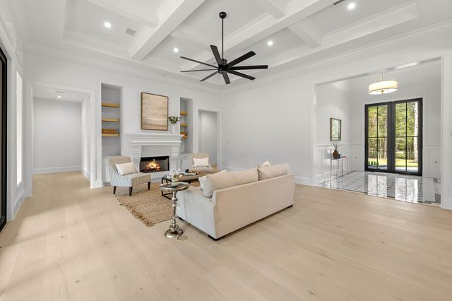 26041 Crown Ranch Boulevard, Montgomery, TX 77316