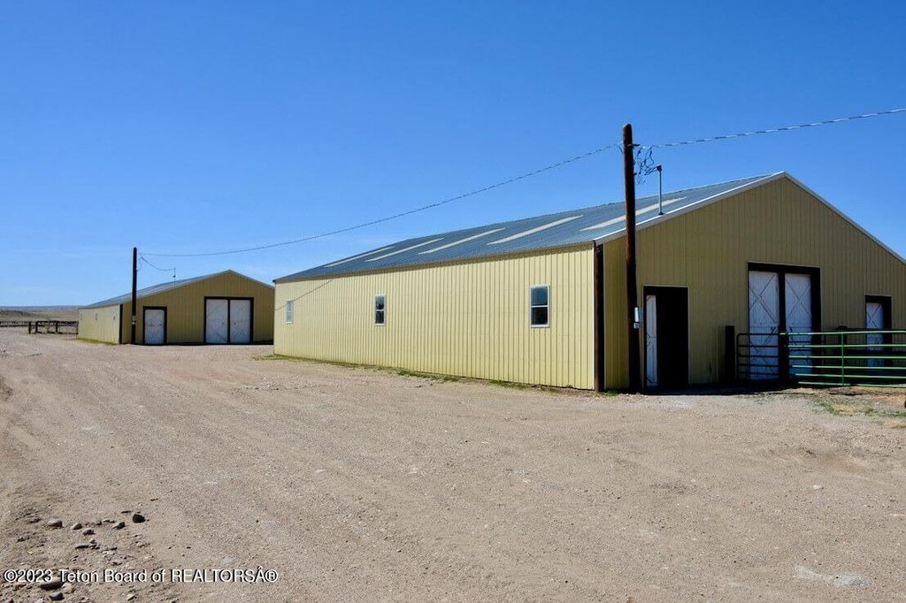 475 COUNTY RD 324, Sinclair, WY 82334 photo 43