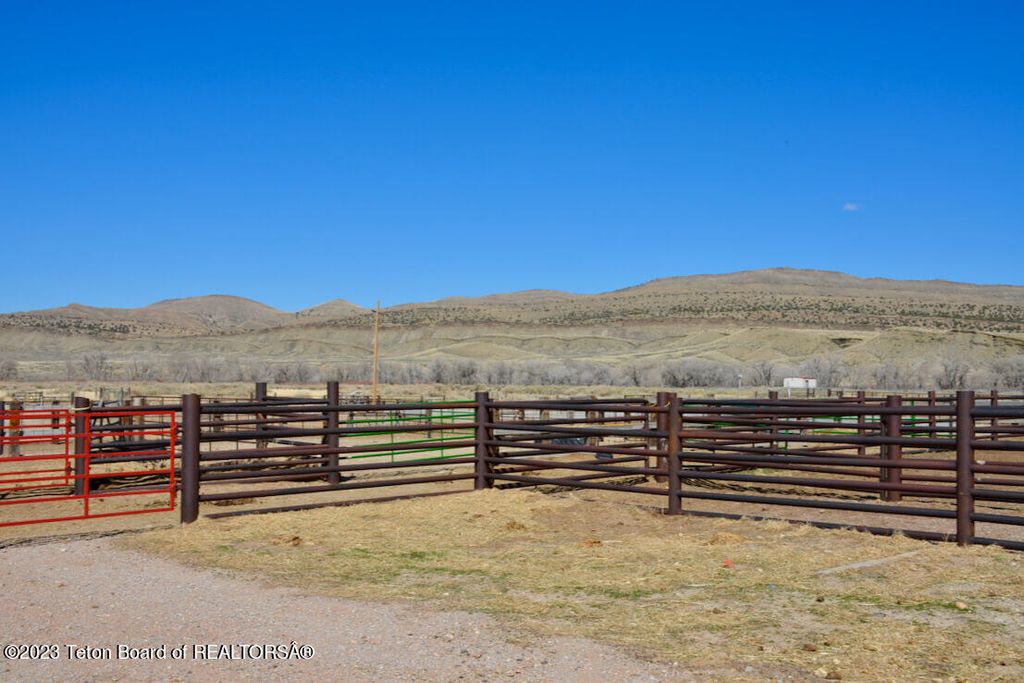 475 COUNTY RD 324, Sinclair, WY 82334 photo 44