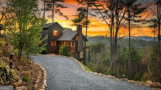 267 Oasis Drive, Blue Ridge, GA 30513