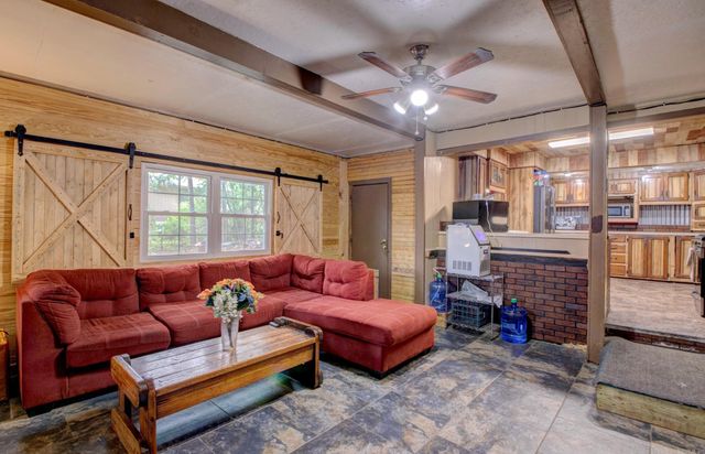 6900 Cherokee Ln, White Hall, AR 71602