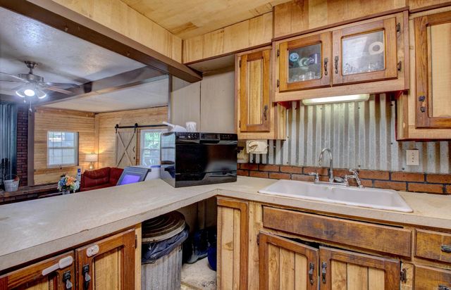 6900 Cherokee Ln, White Hall, AR 71602