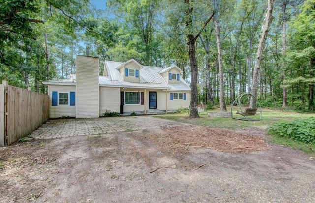 6900 Cherokee Ln, White Hall, AR 71602