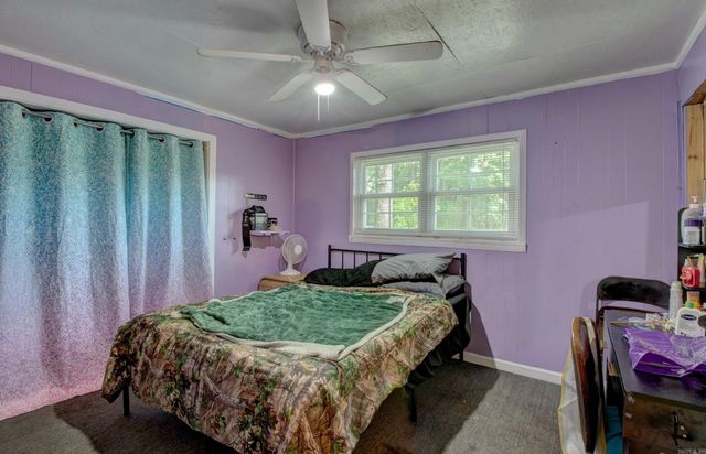 6900 Cherokee Ln, White Hall, AR 71602