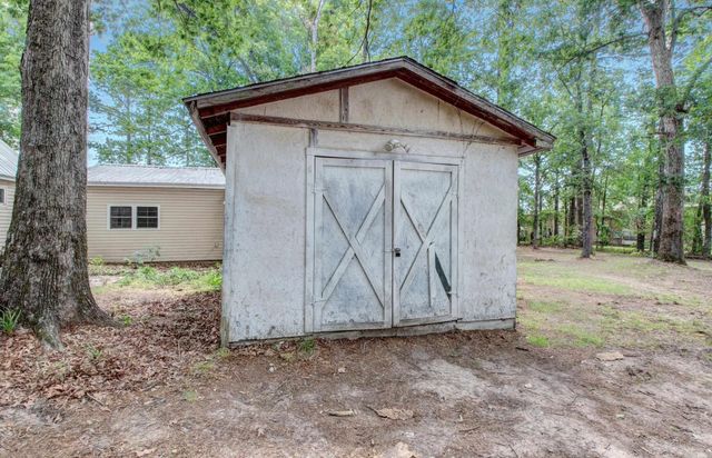 6900 Cherokee Ln, White Hall, AR 71602