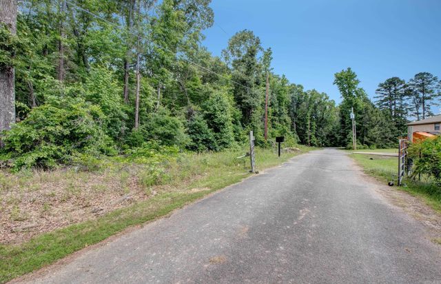 6900 Cherokee Ln, White Hall, AR 71602