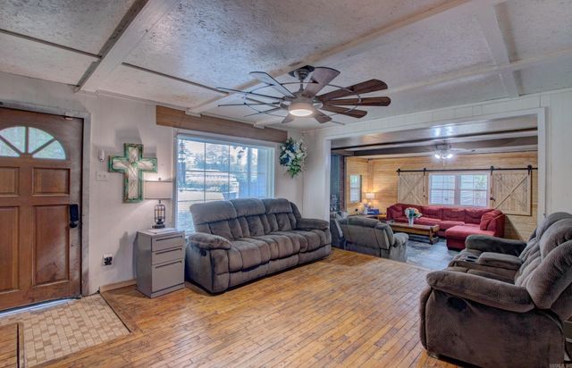 6900 Cherokee Ln, White Hall, AR 71602