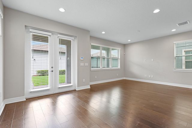 5707 VILLAGE CENTER DRIVE, Lithia, FL 33547