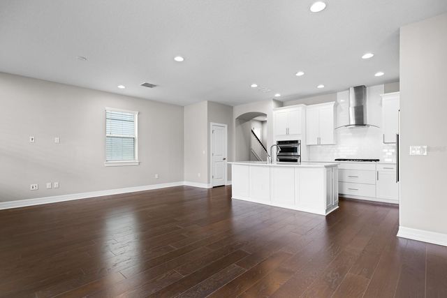 5707 VILLAGE CENTER DRIVE, Lithia, FL 33547