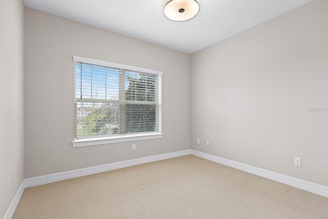 5707 VILLAGE CENTER DRIVE, Lithia, FL 33547