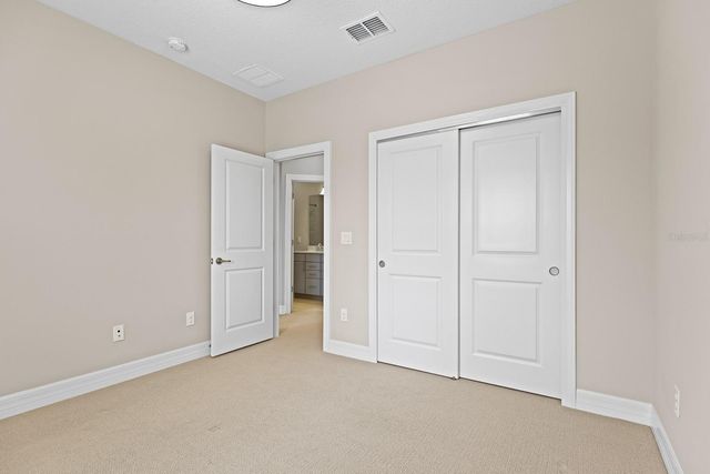 5707 VILLAGE CENTER DRIVE, Lithia, FL 33547