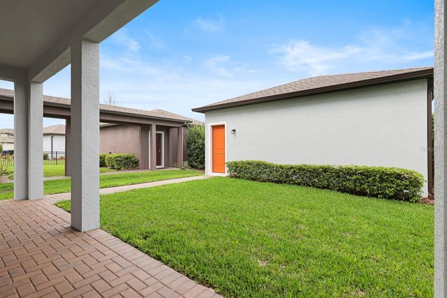 5707 VILLAGE CENTER DRIVE, Lithia, FL 33547