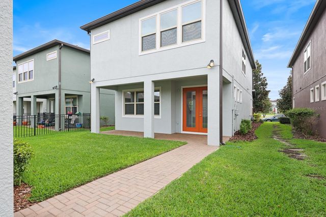 5707 VILLAGE CENTER DRIVE, Lithia, FL 33547