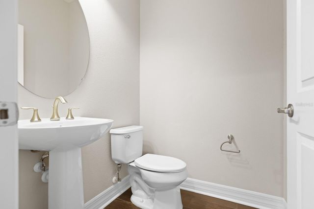 5707 VILLAGE CENTER DRIVE, Lithia, FL 33547