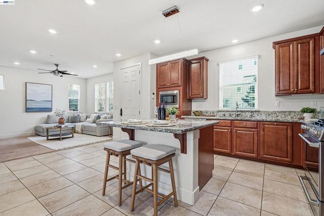 2933 Stringham Way, Dublin, CA 94568