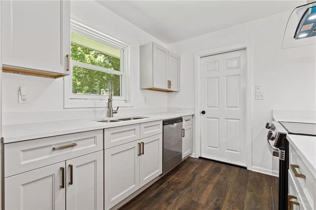 1928 APACHE Trail SE, Atlanta, GA 30316