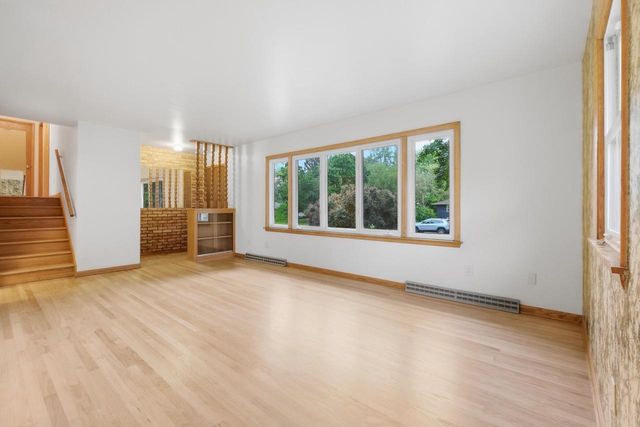 607 Hillcrest Drive, Oregon, WI 53575